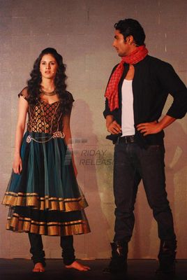 Prateik Babbar & Amyra Dastur at first look launch of film 'ISSAQ'