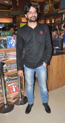 Vidyut Jamwal and Pooja Chopra launched the DVD of their film 'Commando - A One Man Army'
