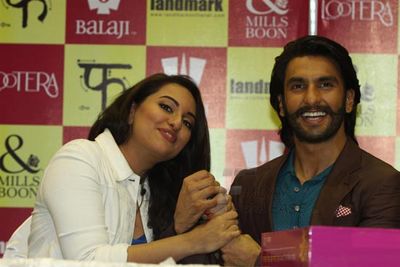 Ranveer Singh and Sonakshi Sinha launch Mills & Boon 'Lootera' Novels pack
