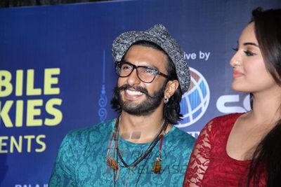 Ranveer Singh & Sonakshi Sinha promote 'LOOTERA'