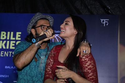 Ranveer Singh & Sonakshi Sinha promote 'LOOTERA'