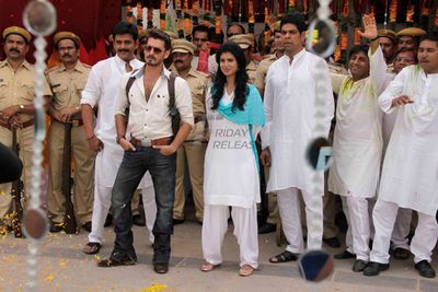 Actors Neil Nitin Mukesh, Tena Desae & Yana Gupta shoot Holi song