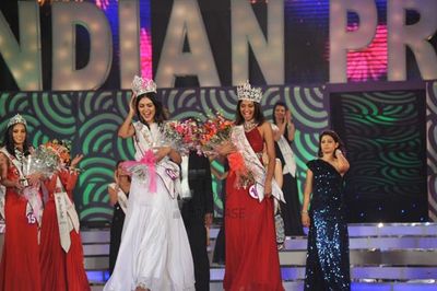 B-town beauties Prachi Desai, Karishma Kapoor graced at the Indian Princess 2013 Beauty Pageant grand Finale