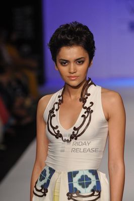 Beautiful Diana Hayden walks the ramp as a showstopper at the Lakme Fashion Week Summer/Resort 2013