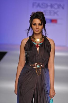 Beautiful Diana Hayden walks the ramp as a showstopper at the Lakme Fashion Week Summer/Resort 2013