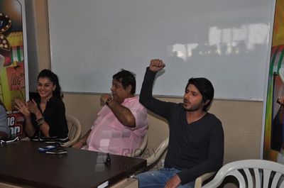 Cast of Chashme Baddoor promoted the movie at the Mithibai College, Mumbai