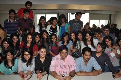 Cast of Chashme Baddoor promoted the movie at the Mithibai College, Mumbai