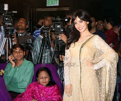 Dharmendra, Sunny Deol, Bobby Deol, Neha Sharma, Kristina Akheeva at film 'Yamla Pagla Deewana 2' first look & Bioscope launch at Sunny Super Sound Studios