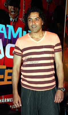 Dharmendra, Sunny Deol, Bobby Deol, Neha Sharma, Kristina Akheeva at film 'Yamla Pagla Deewana 2' first look & Bioscope launch at Sunny Super Sound Studios