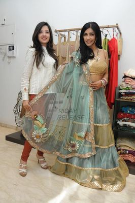 Shibani Kashyap, Aashka Goradia, Sucheta Sharma and Priti Bhalla arrived to try out new designs of Amy Billimoria at the onset of Womens' day