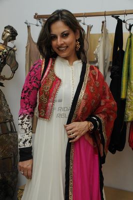 Shibani Kashyap, Aashka Goradia, Sucheta Sharma and Priti Bhalla arrived to try out new designs of Amy Billimoria at the onset of Womens' day