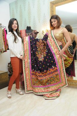 Shibani Kashyap, Aashka Goradia, Sucheta Sharma and Priti Bhalla arrived to try out new designs of Amy Billimoria at the onset of Womens' day