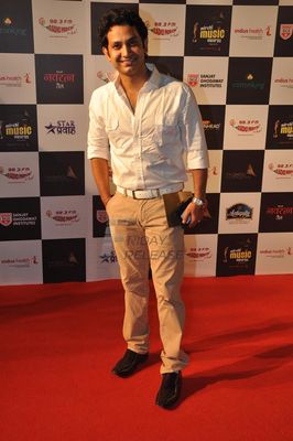 Shreyas Talpade, Shaan, Pallavi Joshi and Mrinal Kulkarni attended the First MIRCHI MUSIC AWARDS MARATHI