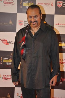 Shreyas Talpade, Shaan, Pallavi Joshi and Mrinal Kulkarni attended the First MIRCHI MUSIC AWARDS MARATHI