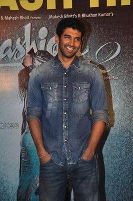 Aditya Roy Kapur and Shraddha Kapoor at film Aashiqui 2 success party at Escobar in Bandra