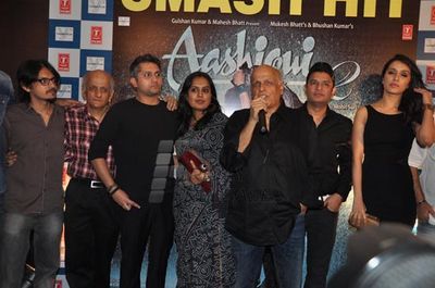 Aditya Roy Kapur and Shraddha Kapoor at film Aashiqui 2 success party at Escobar in Bandra