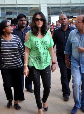 Dimpled beauty Preity Zinta promotes 'Ishkq In Paris'