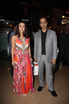 Eminent B-town stars graced the premiere of 'Ishkq In Paris'