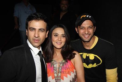 Eminent B-town stars graced the premiere of 'Ishkq In Paris'