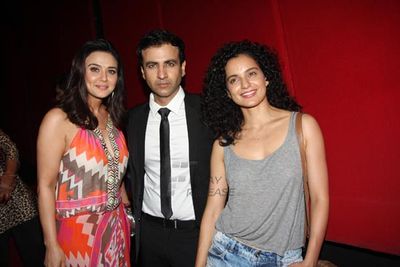 Eminent B-town stars graced the premiere of 'Ishkq In Paris'