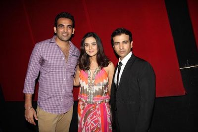Eminent B-town stars graced the premiere of 'Ishkq In Paris'