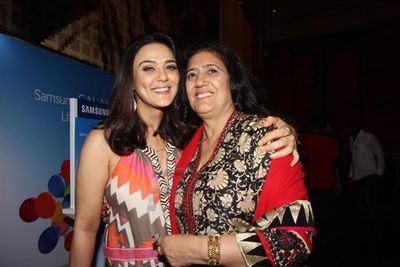 Eminent B-town stars graced the premiere of 'Ishkq In Paris'