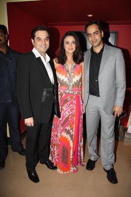 Eminent B-town stars graced the premiere of 'Ishkq In Paris'