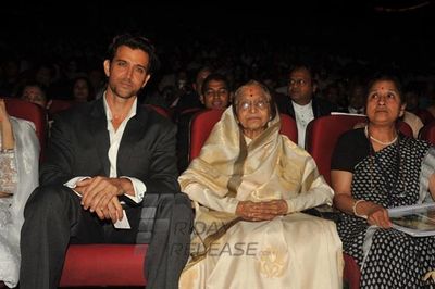 Hrithik Roshan, Urmila Matondkar, Former President Pratibha Patil among Celebs at the Dadasaheb Phalke Academy Awards 2013