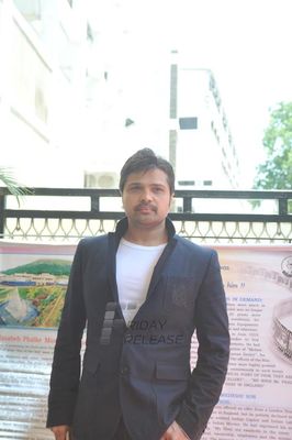 Hrithik Roshan, Urmila Matondkar, Former President Pratibha Patil among Celebs at the Dadasaheb Phalke Academy Awards 2013