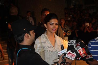 Ranbir Kapoor, Deepika Padukone, Kalki, Hazel Keech, Evelyn Sharma, Aditya Roy Kapur at 'Yeh Jawaani Hai Deewani' special screening at PVR ECX Cinemas in Mumbai