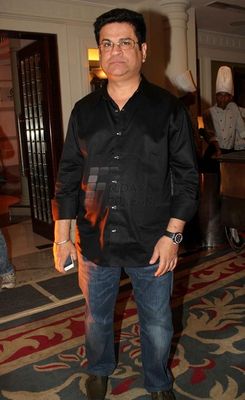 Shruti Haasan and Girish Taurani graced the music launch of 'Ramaiya Vastavaiya'