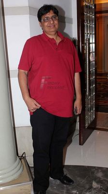 Shruti Haasan and Girish Taurani graced the music launch of 'Ramaiya Vastavaiya'