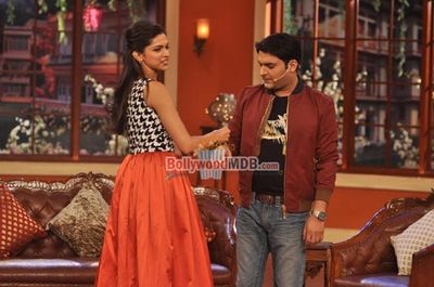Deepika Padukone & Ranveer Singh promote film 'RAM-LEELA' on Comedy Nights with Kapil sets