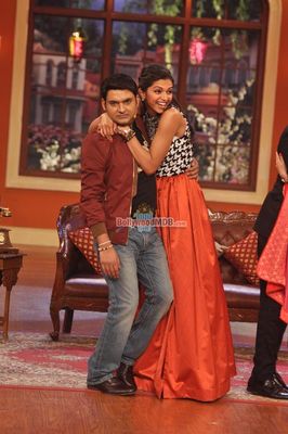 Deepika Padukone & Ranveer Singh promote film 'RAM-LEELA' on Comedy Nights with Kapil sets