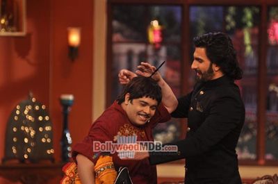 Deepika Padukone & Ranveer Singh promote film 'RAM-LEELA' on Comedy Nights with Kapil sets