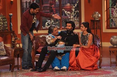 Deepika Padukone & Ranveer Singh promote film 'RAM-LEELA' on Comedy Nights with Kapil sets