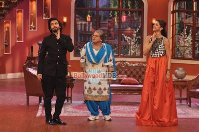 Deepika Padukone & Ranveer Singh promote film 'RAM-LEELA' on Comedy Nights with Kapil sets