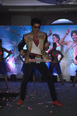 Shahid Kapoor and Sonakshi Sinha at film 'R...Rajkumar' music launch