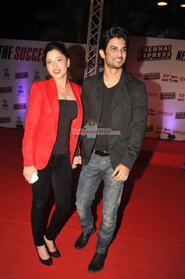 Shah Rukh Khan and Deepika Padukone at ZEE TV Party for 'CHENNAI EXPRESS' success