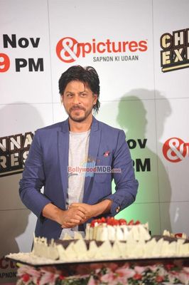Shah Rukh Khan and Deepika Padukone at ZEE TV Party for 'CHENNAI EXPRESS' success