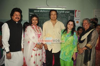 Bolly celebs with underprivileged children at Each One Teach One (EOTO) learning Center