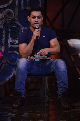 Katrina Kaif & Aamir Khan at Dhoom 3 song launch at YRF Studios