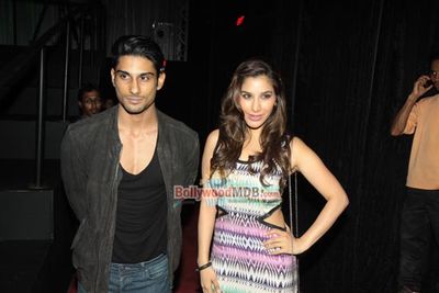 Sonam Kapoor walks the ramp for designer Mark Fast at the Signature International Fashion Week End