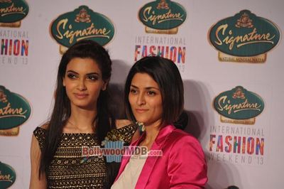 Diana Penty showstopper for Drashta at Signature International Fashion Week