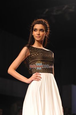 Diana Penty showstopper for Drashta at Signature International Fashion Week