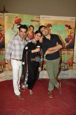 Kareena Kapoor Khan & Imran Khan promote GORI TERE PYAAR MEIN! at R City Mall