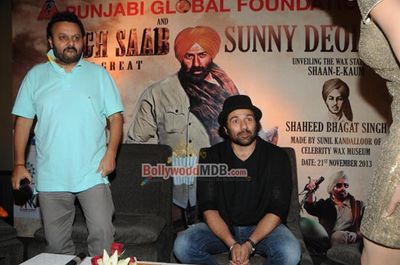 Sunny Deol & Urvashi Rautela at the unveiling of the wax statue of Shahid Bhagat Singh