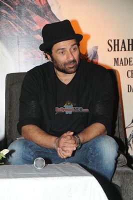 Sunny Deol & Urvashi Rautela at the unveiling of the wax statue of Shahid Bhagat Singh