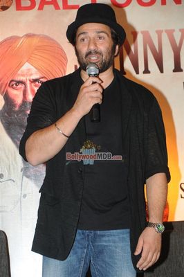Sunny Deol & Urvashi Rautela at the unveiling of the wax statue of Shahid Bhagat Singh