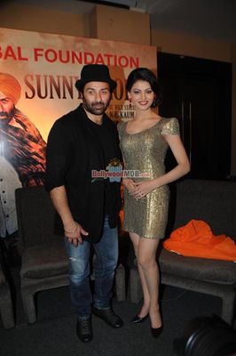 Sunny Deol & Urvashi Rautela at the unveiling of the wax statue of Shahid Bhagat Singh